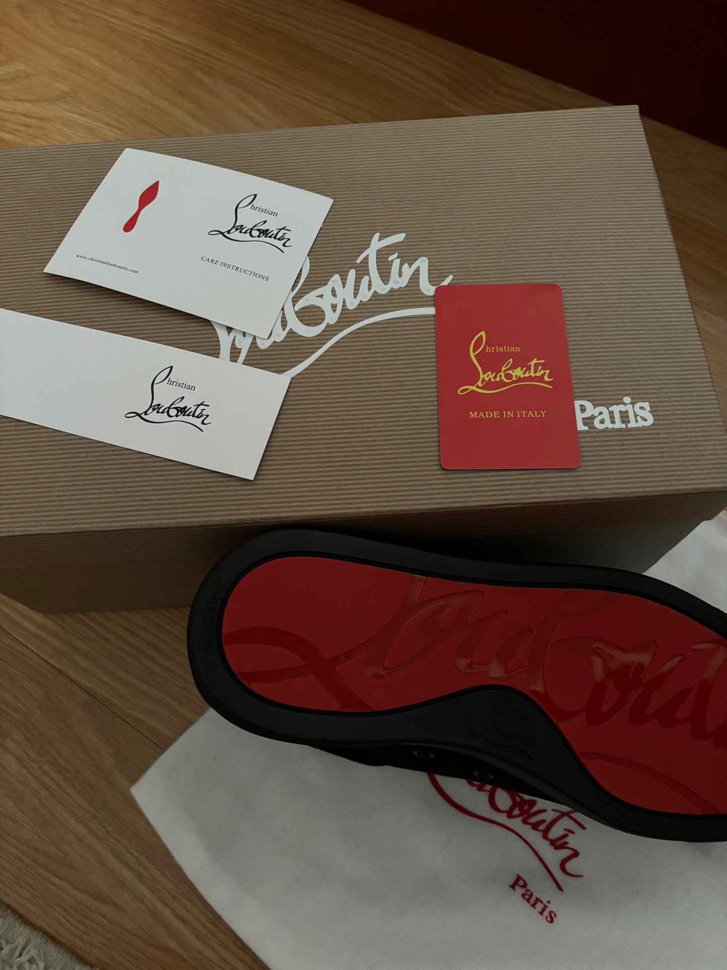 Christian Louboutin обувки